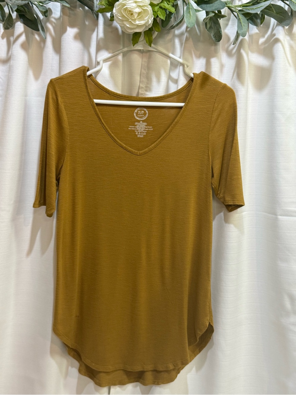 24/7 Comfort Apparel Mustard Yellow V-Neck Elbow Sleeve Slub Top Size XS
